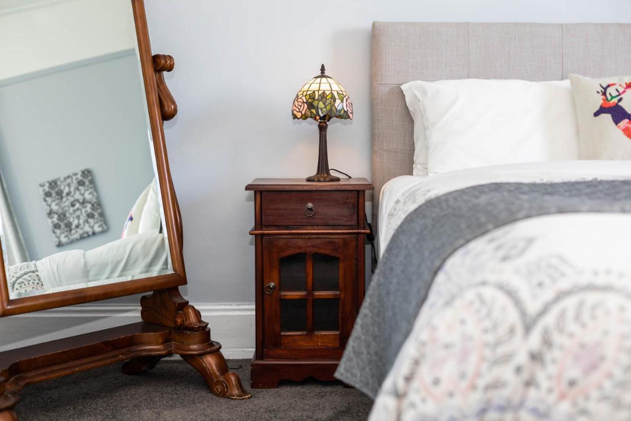 The Dragonfly Inn Launceston Bagian luar foto