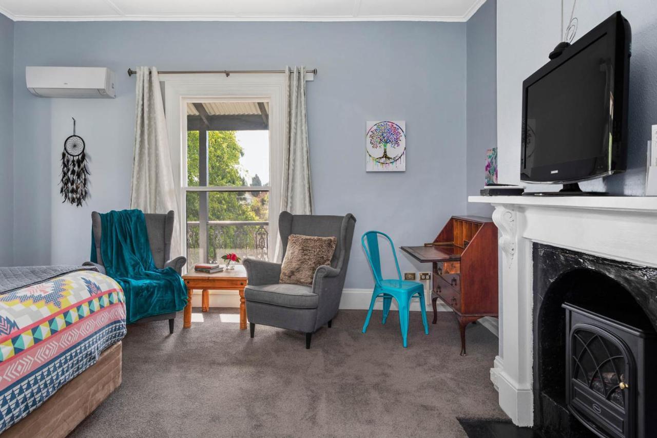 The Dragonfly Inn Launceston Bagian luar foto