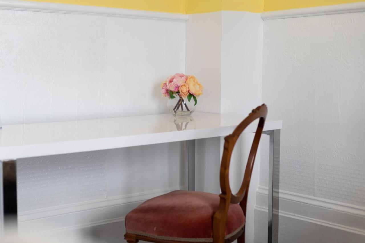 The Dragonfly Inn Launceston Bagian luar foto
