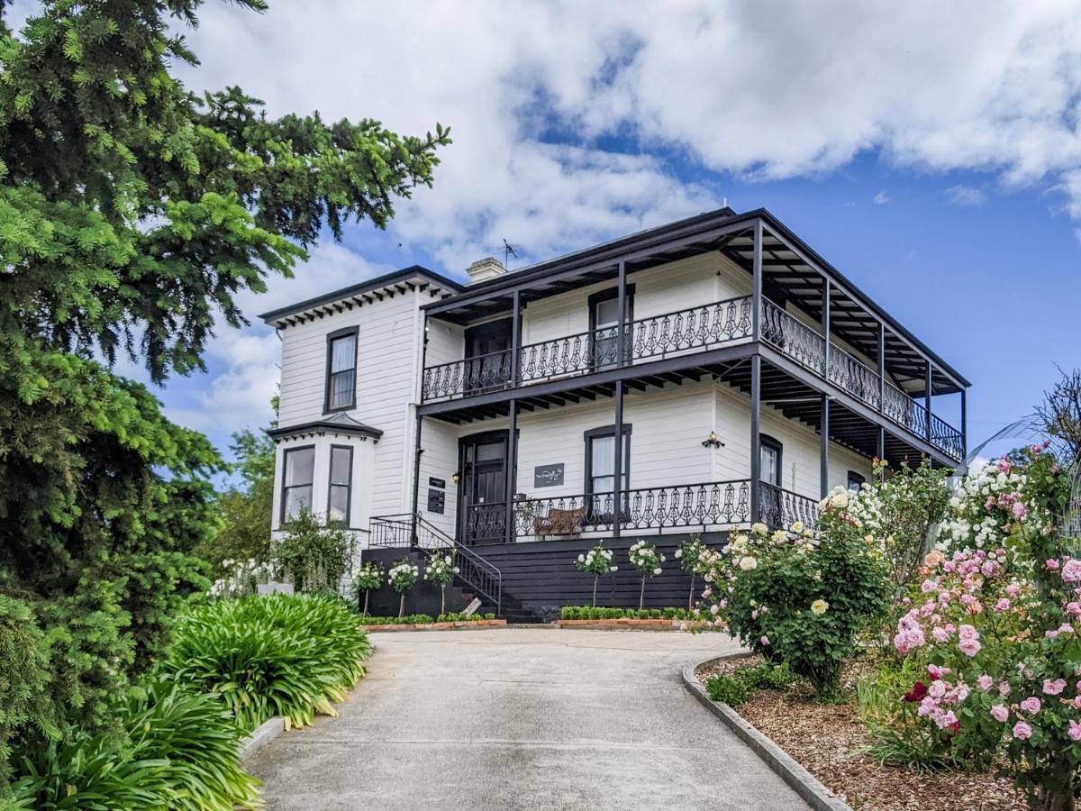 The Dragonfly Inn Launceston Bagian luar foto